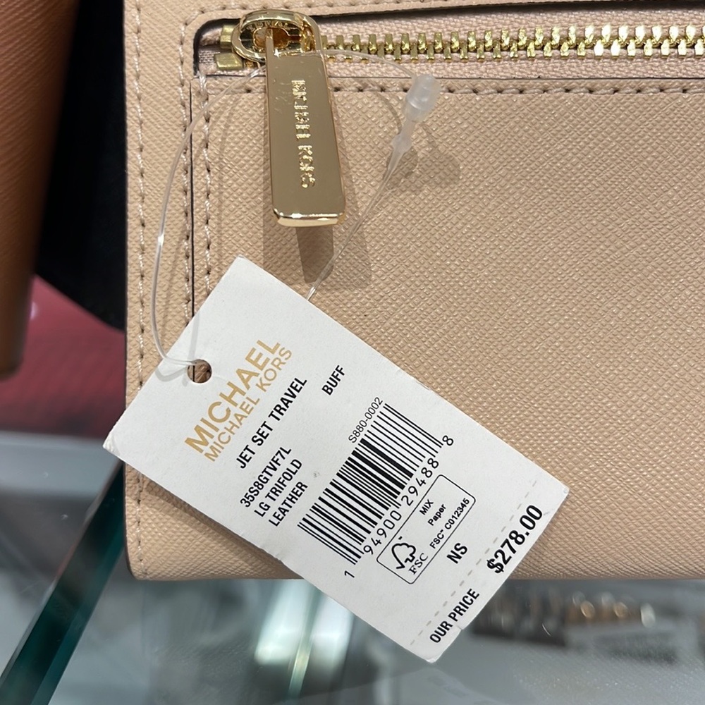 MICHAEL KORS JET SET TRAVEL LARGE TRIFOLD WALLET BUFF COLOR - Picture 16 of 16